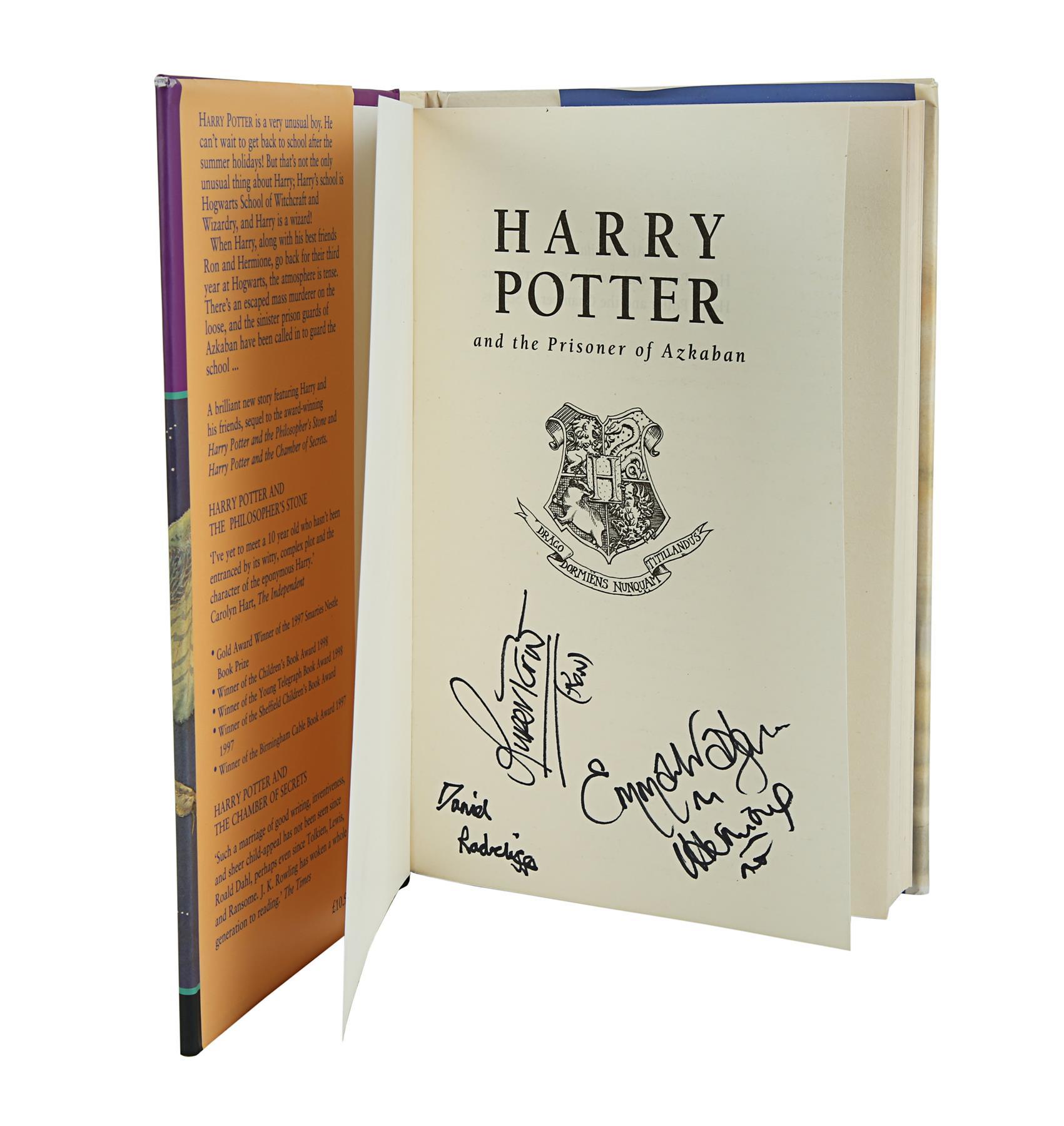 https://cms.kerrang.com/images/2021/06/132155_Daniel-Radcliffe-and-Cast-Autographed-Book_2.jpg