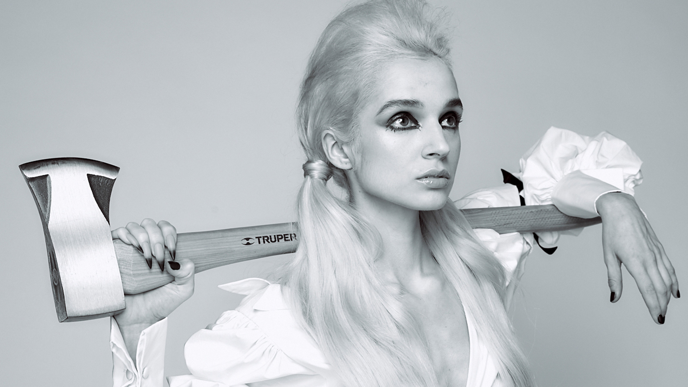 Poppy Drops 'Knockoff,' Announces Album 'Zig