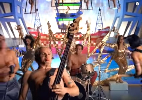 smykker Udelukke regering A Deep Dive Into Red Hot Chili Peppers' Aeroplane Video | Kerrang!