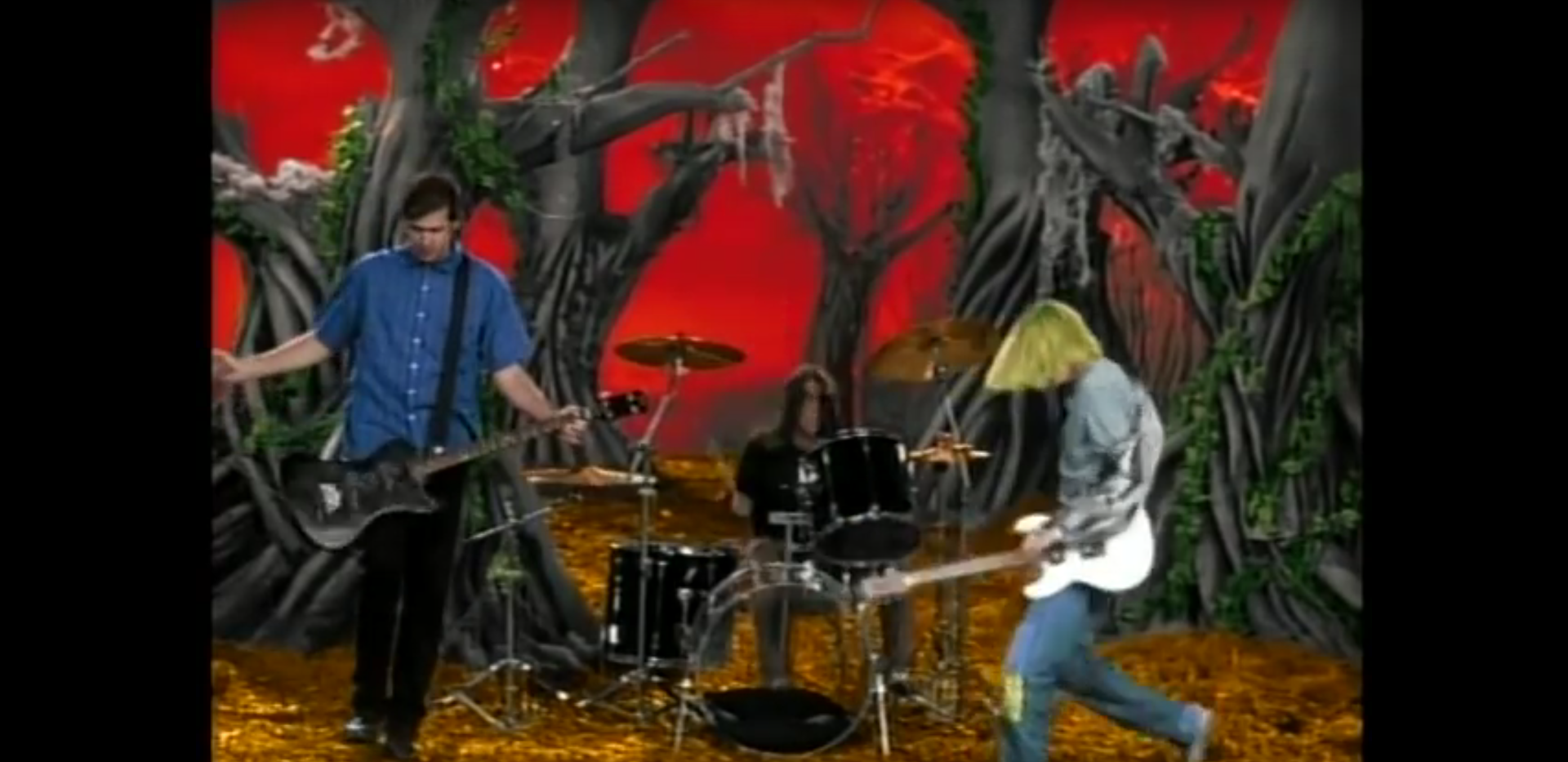 Can someone explain to me what's the meaning of KKK girl in Heart-Shaped  box video? : r/Nirvana