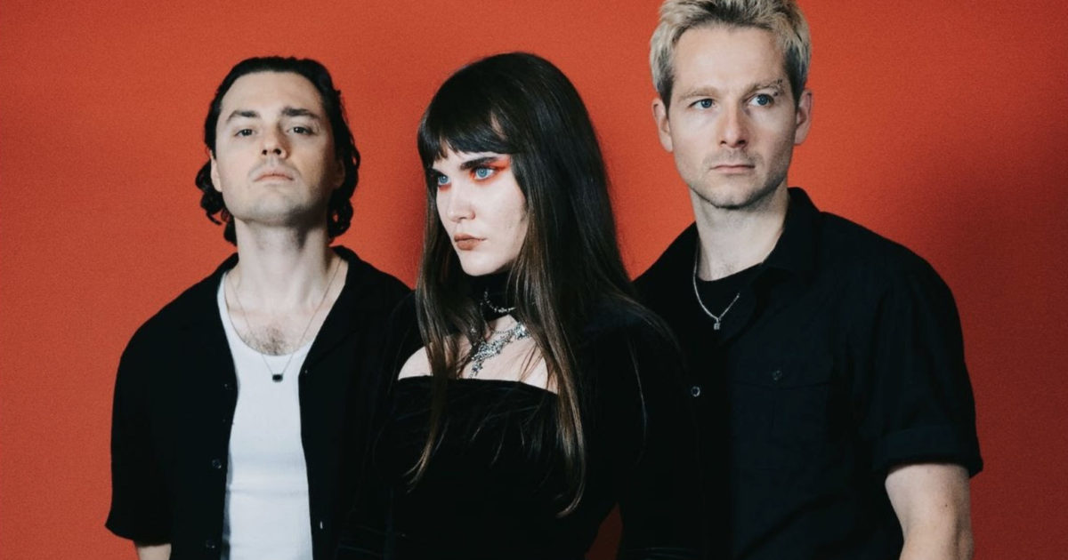 Calva Louise announce new album, Edge Of The Abyss