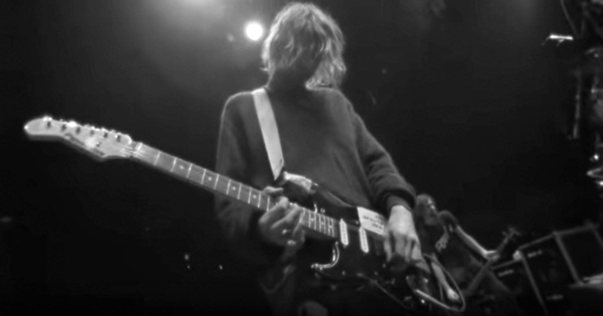 kurt cobain live at paramount guitar