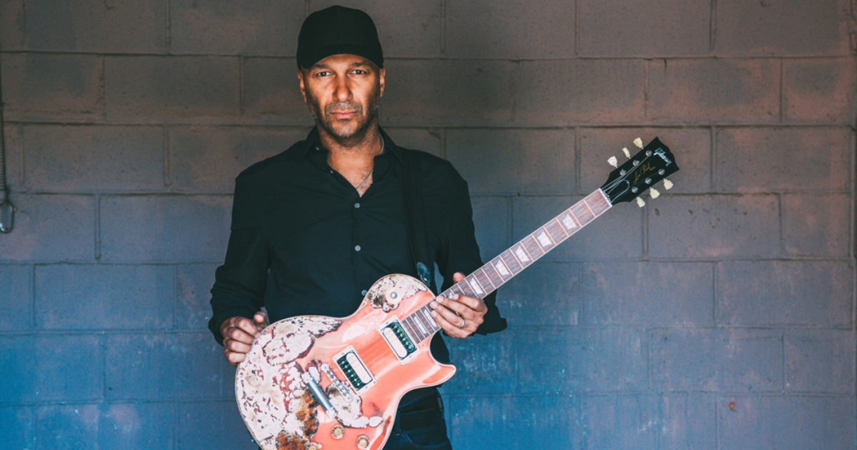 Tom morello deals guitar